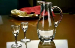 人生与酒的唯美句子可以通过史书进行了解