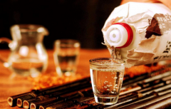 酒喝多硬不起来是什么原因导致的？