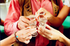 喝白酒要怎么喝，这几步让你越喝越过瘾