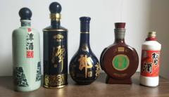 <b>怎么识别粮食酒和勾兑酒，从这几个方面入手屡试不爽！</b>