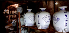 怎样从酒瓶上鉴别是否纯粮酒，学会这一招你就不会被骗