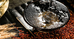 食用酒精是纯粮酒吗，纯粮酒和食用酒精有什么区别？