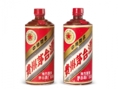 参观茅台酒厂，发现闻名世界的茅台酒