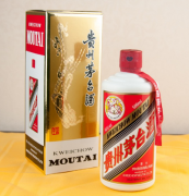 赤壁五十年茅台酒瓶的回收鉴定 如何鉴别茅台酒瓶