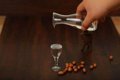 52度的白酒可以去湿气吗 去湿气的方法和注意事项