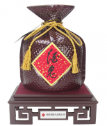 酒鬼酒瓷酒瓶收藏图片，在欣赏收藏的酒瓷的时候要注意什么