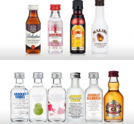 老人14年收藏500余种迷你酒，迷你酒有什么收藏价值