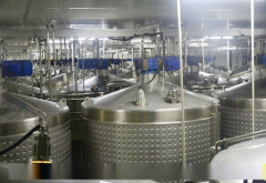 传承百年手工工艺的开远果酒厂 致力于健康饮品的生