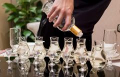 茅台酒瓶回收免费鉴定估价，茅台酒瓶回收要注意什么