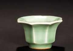 明代小酒杯鉴定的方法 这个小酒杯的收藏价值