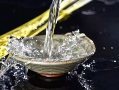 粮食酒与纯粮食酒有什么区别，全面了解粮食酒和纯粮食酒