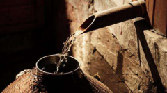 粮食酿酒的出酒率受到什么影响，要如何提高出酒率