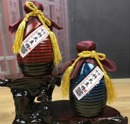 传统的酱香型白酒饮用酱酒有一定保健作用