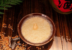 什么是酱香型白酒 酱香型白酒能泡蓝莓吗