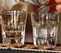 全面了解酱香型白酒特征，这种白酒的特点和鉴别