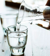 酱酒品鉴六步曲，一学就会，酒厂大师教你如何辨别新酒、老酒