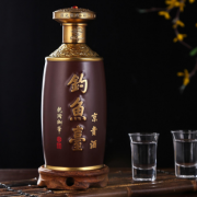 刚酿出来的酱香酒为什么不能喝？口感不好是其次，主要原因是TA