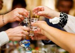 酒席上的敬酒与推杯，你都做对了吗？